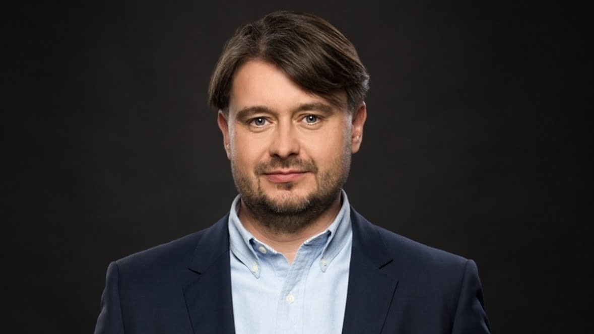Adam Iwiński, Hybrid Europe