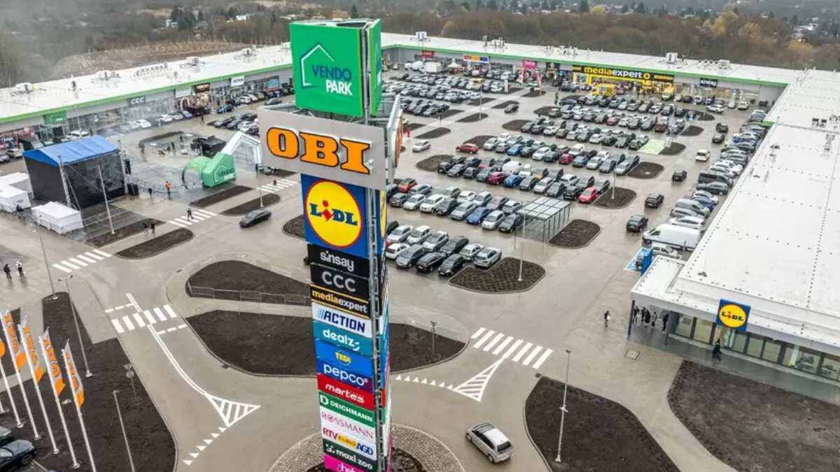 Gigantyczna transakcja ! Trei Real Estate sprzedaje 36 parków handlowych