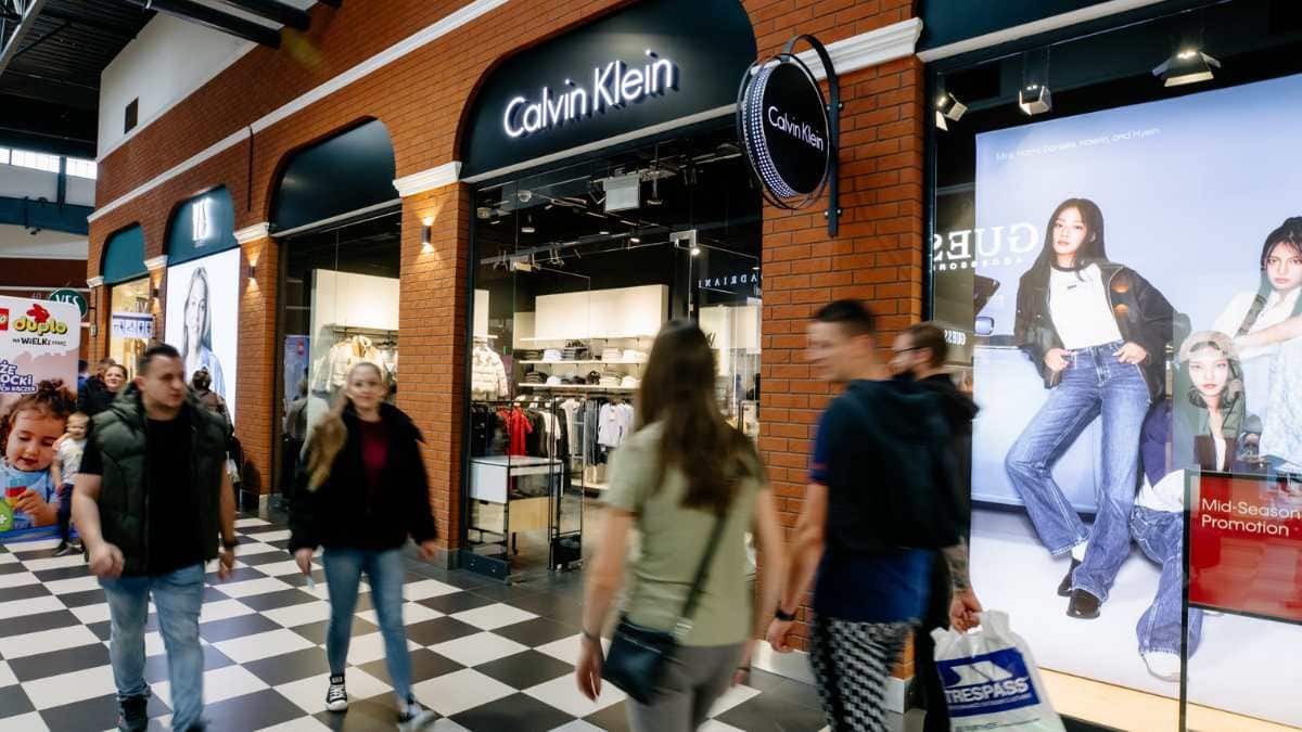 Calvin Klein, Outlet Ptak
