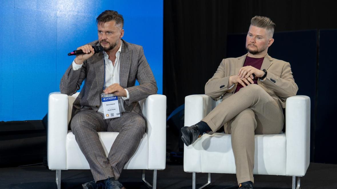 Marcin Matysiak, dyrektor komercjalizacji, Hubert Oleksiak, Senior Leasing Manager z Nhood Services Poland. 