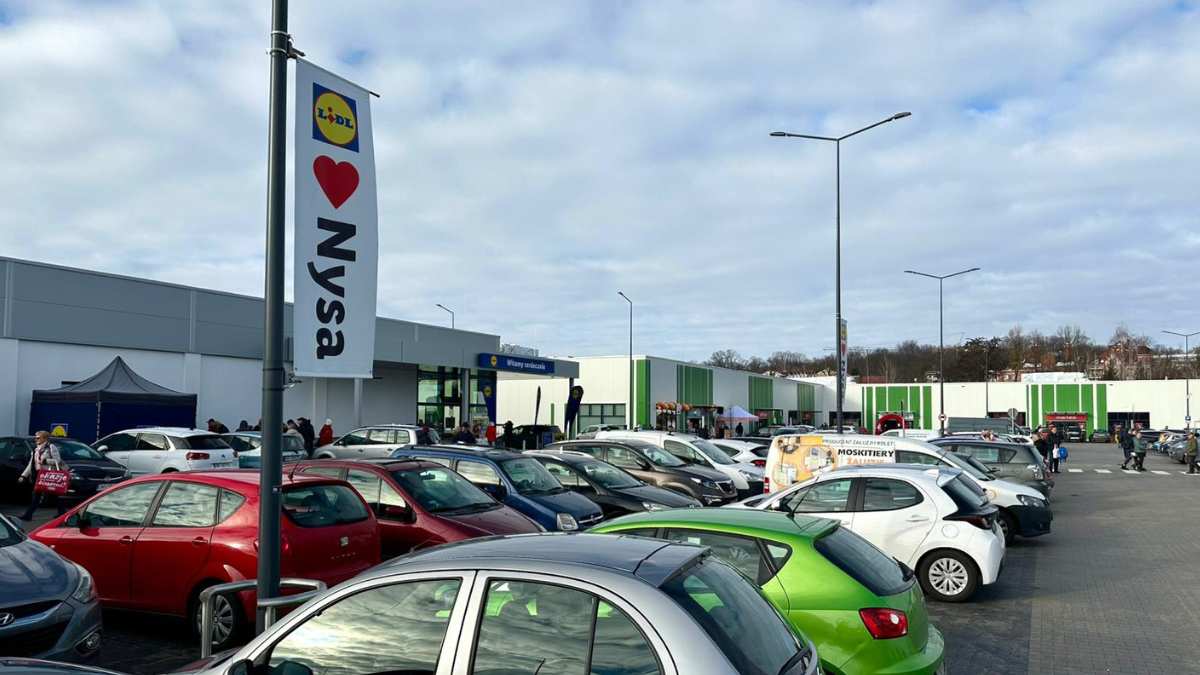 PA Nova, park handlowy Nysa