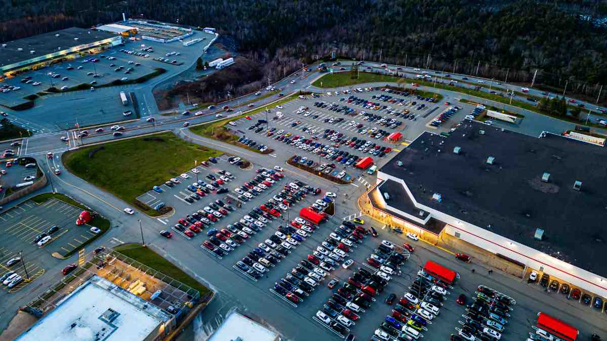 [RAPORT] Colliers: silna konsumpcja napędza rynek handlowy w regionie CEE