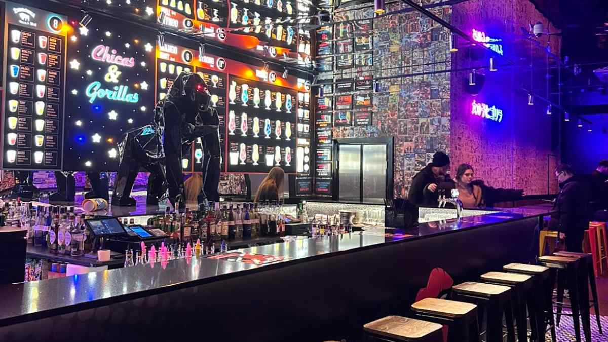 Mex Polska, Chicas & Gorillas