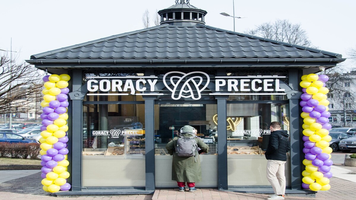 Gorący Precel w Manufakturze