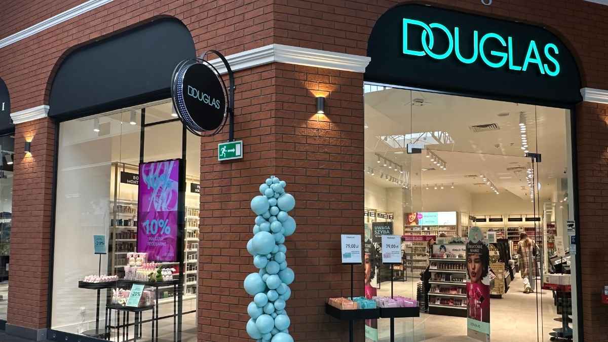 Douglas przedłuża obecność w Ptak Outlet i modernizuje salon w nowym standardzie